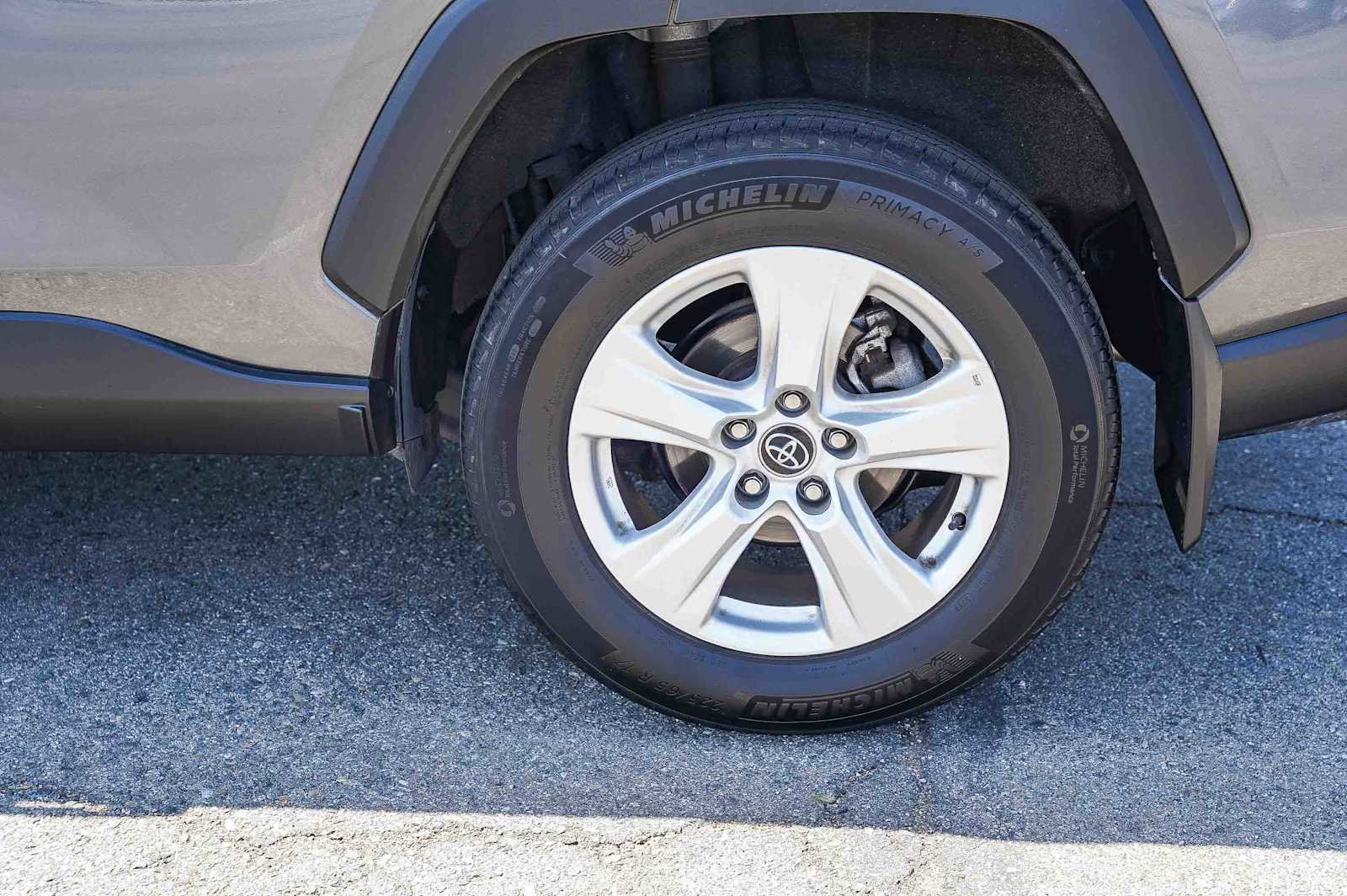 Used 2020 Toyota RAV4 XLE image 7