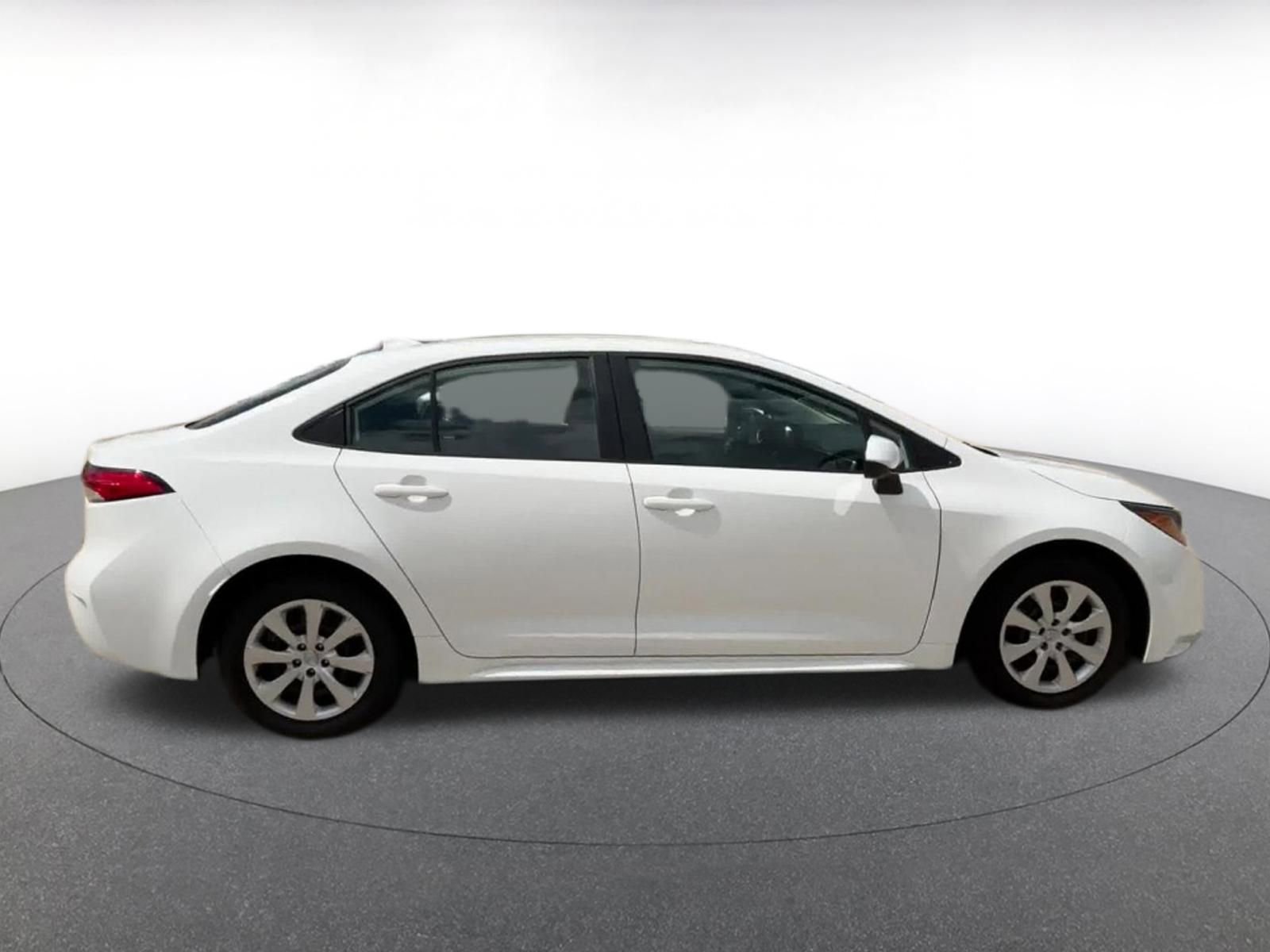 Used 2025 Toyota Corolla LE image 16