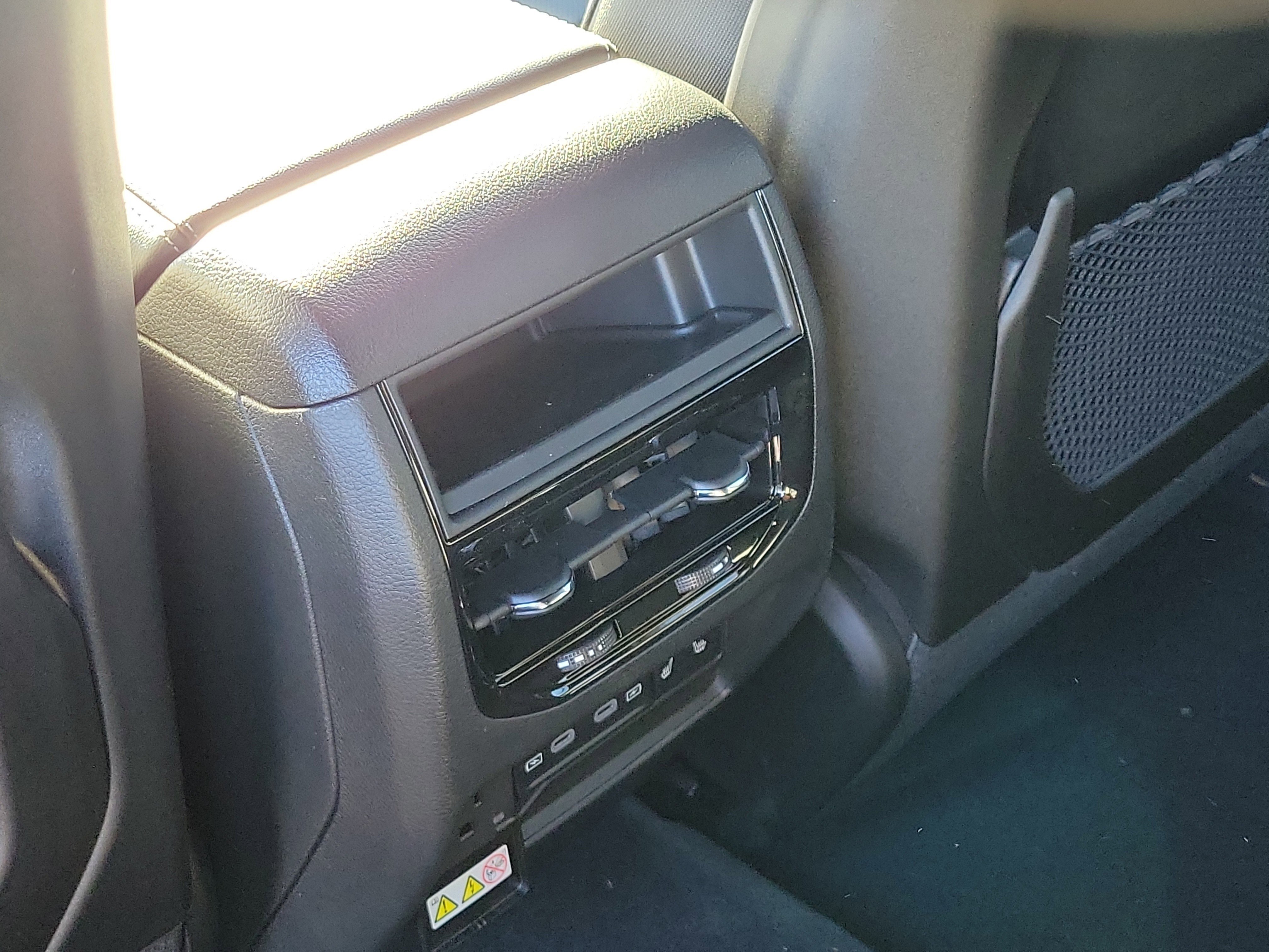 New 2026 Jeep Grand Cherokee Limited w/ Luxury Tech Group II RWD image 13