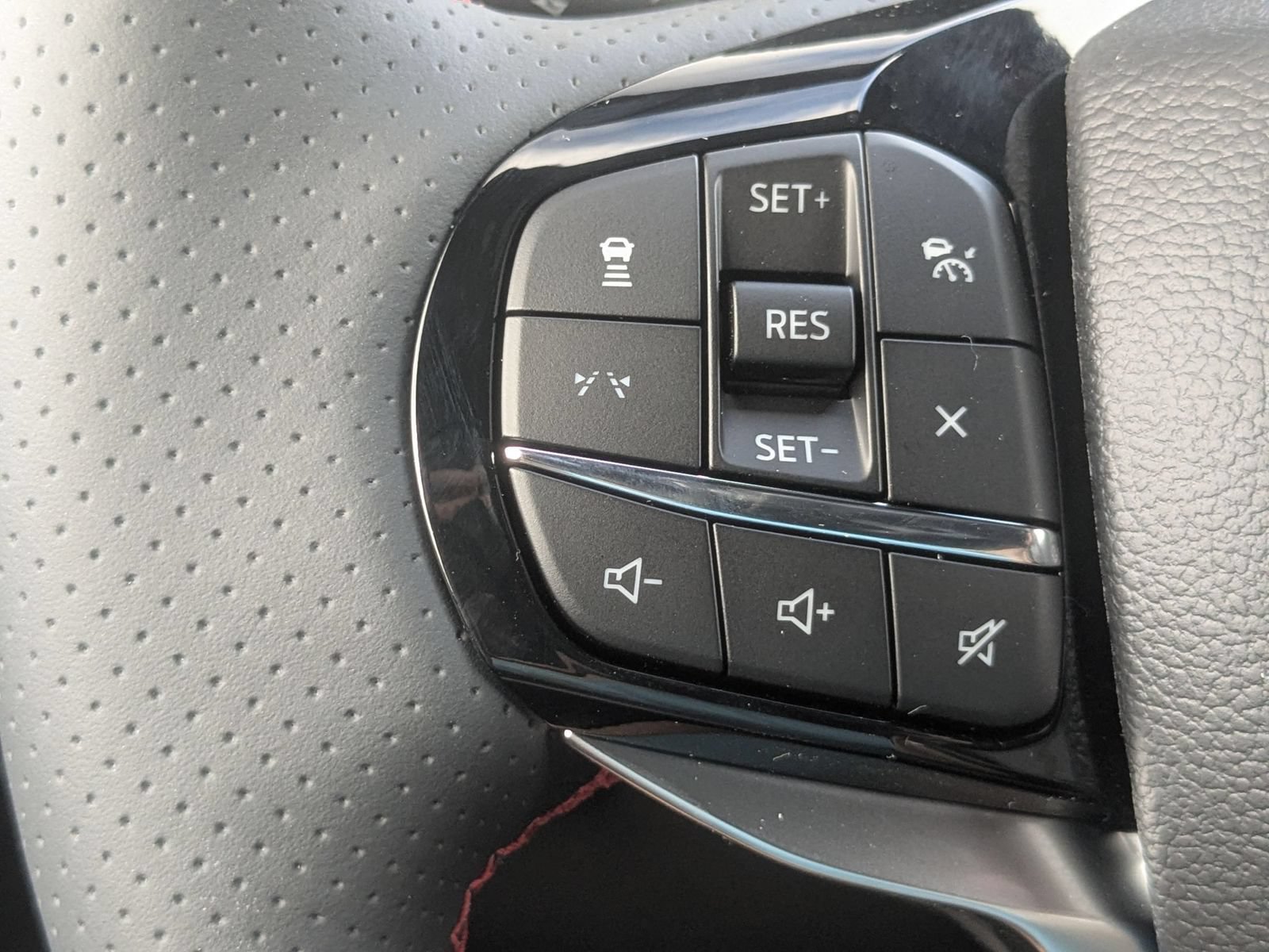 New 2026 Ford Explorer ST-Line AWD/4WD image 17