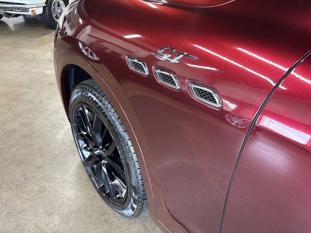 Used 2022 Maserati Levante GT image 19