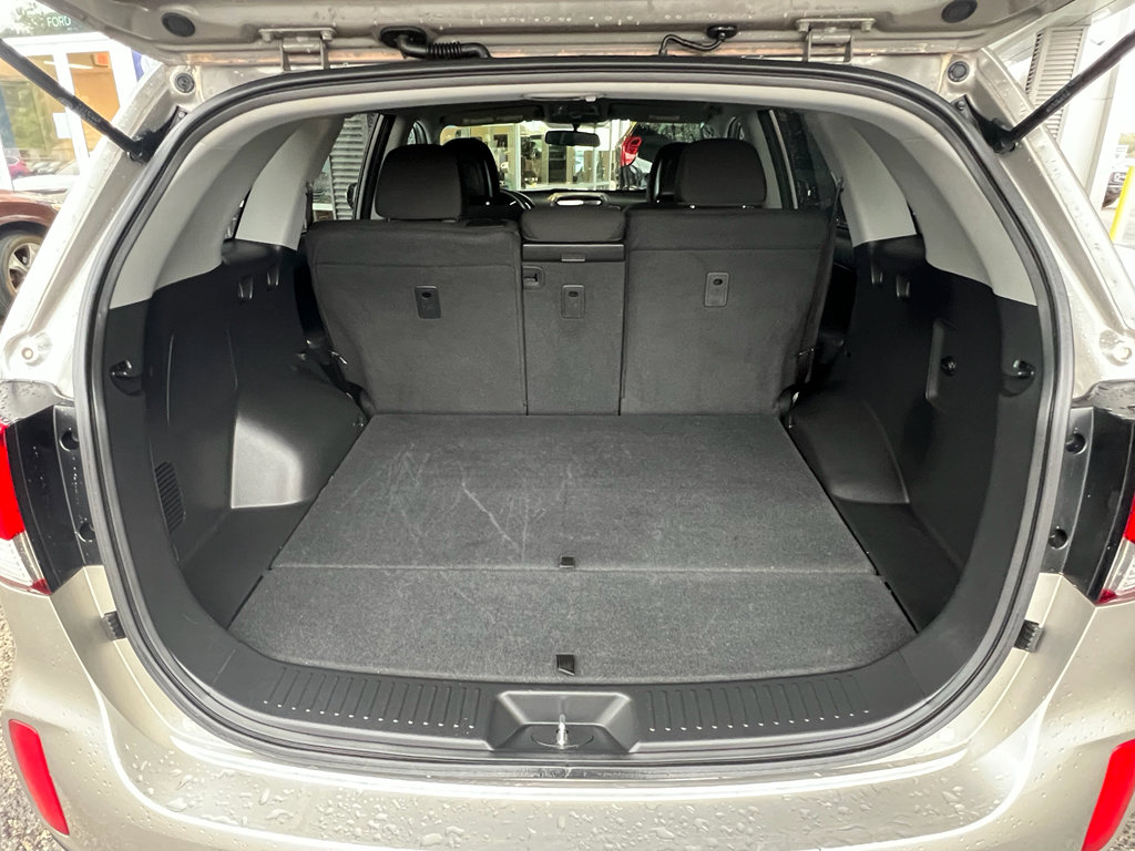 Used 2014 Kia Sorento LX image 31