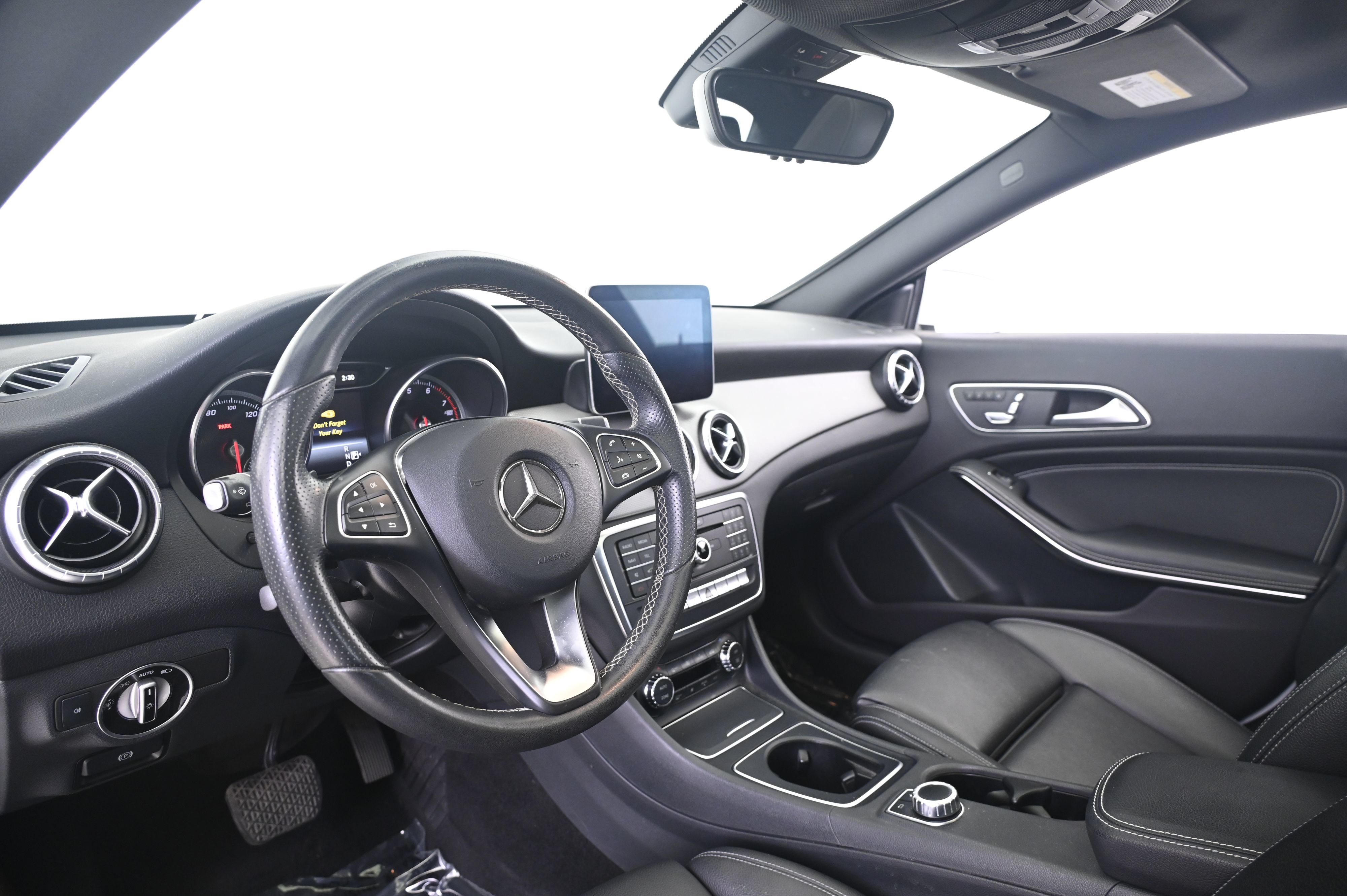 Used 2018 Mercedes-Benz CLA 250 4MATIC image 4