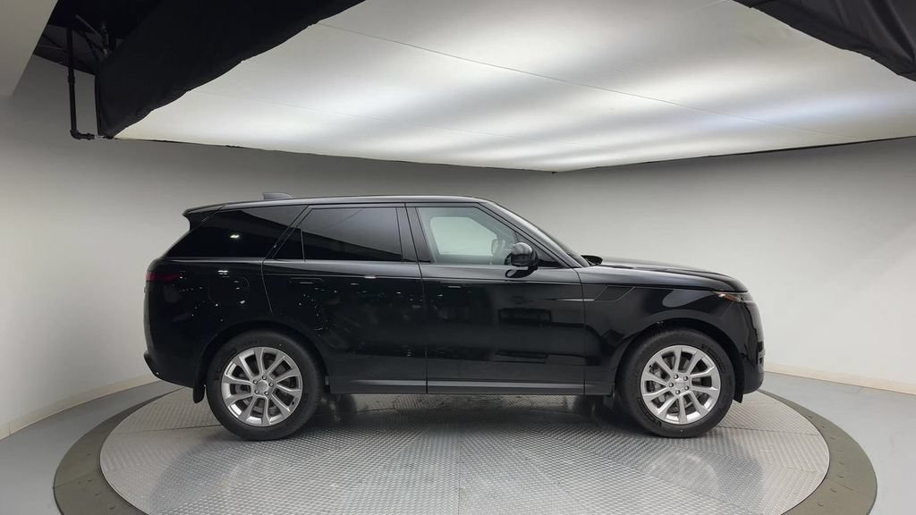Used 2023 Land Rover Range Rover Sport SE AWD/4WD image 9