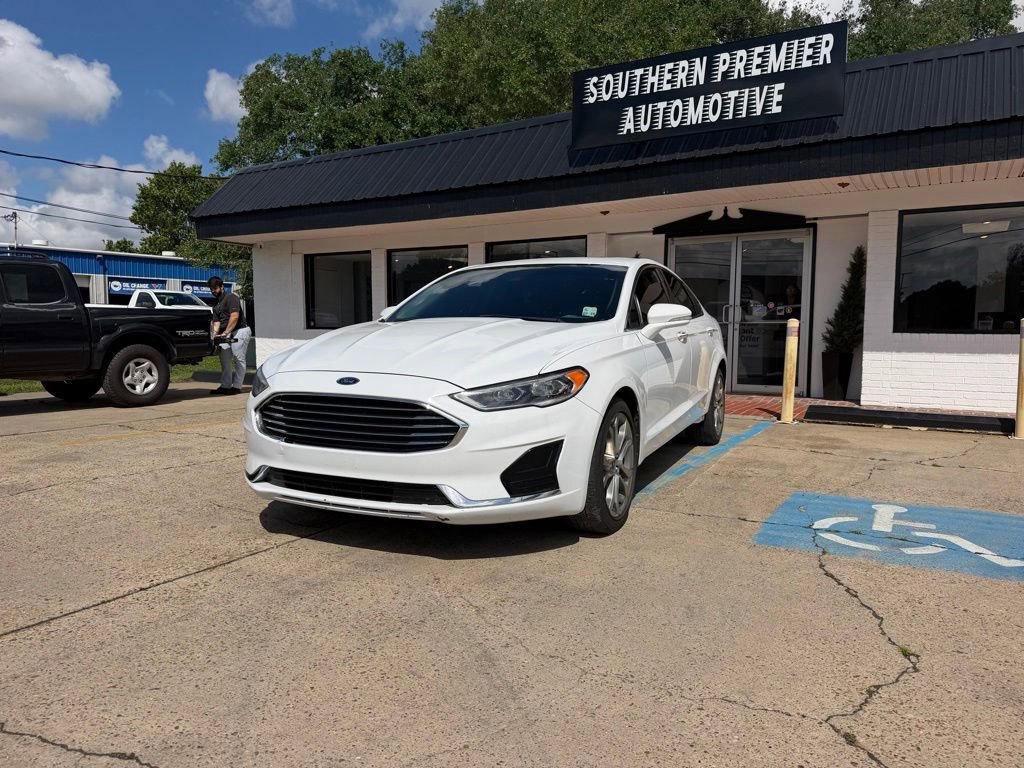 Used 2019 Ford Fusion SEL FWD image 1