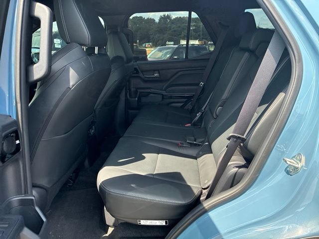 Used 2025 Toyota 4Runner Limited AWD/4WD image 7