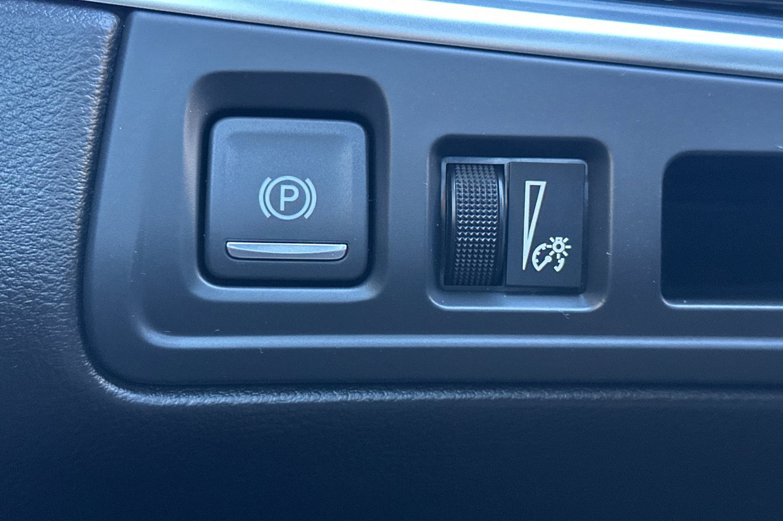 Used 2024 Cadillac XT6 Premium Luxury image 38