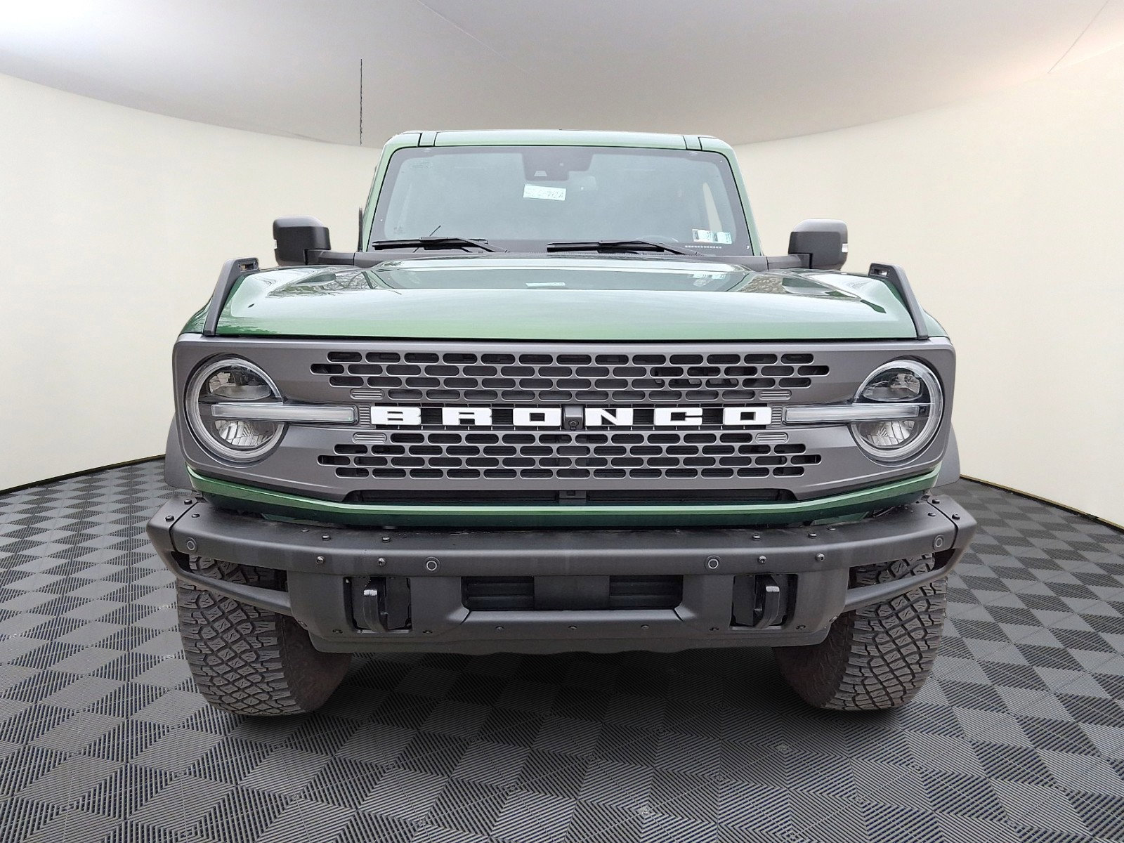 Used 2022 Ford Bronco Badlands image 2