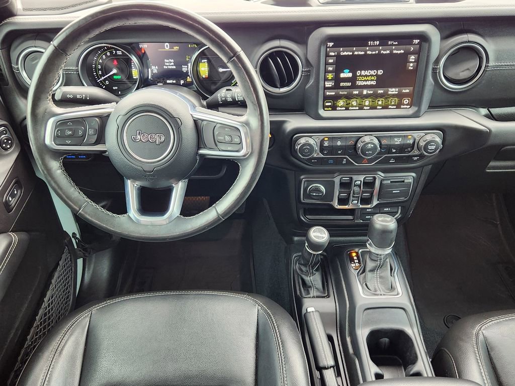 Used 2023 Jeep Wrangler Unlimited Sahara w/ Cold Weather Group AWD/4WD image 3