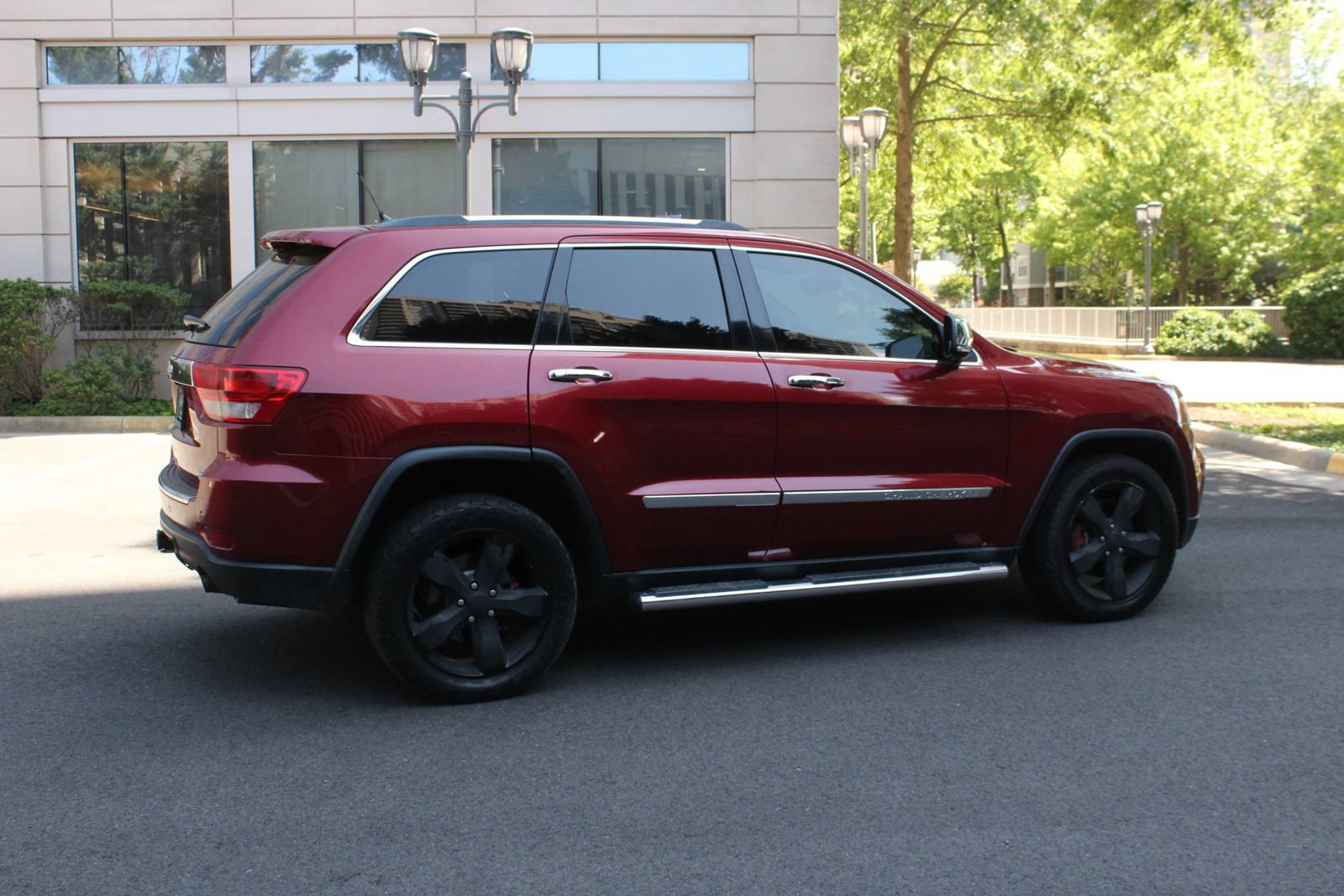 Used 2012 Jeep Grand Cherokee Limited w/ Luxury Group II AWD/4WD image 7