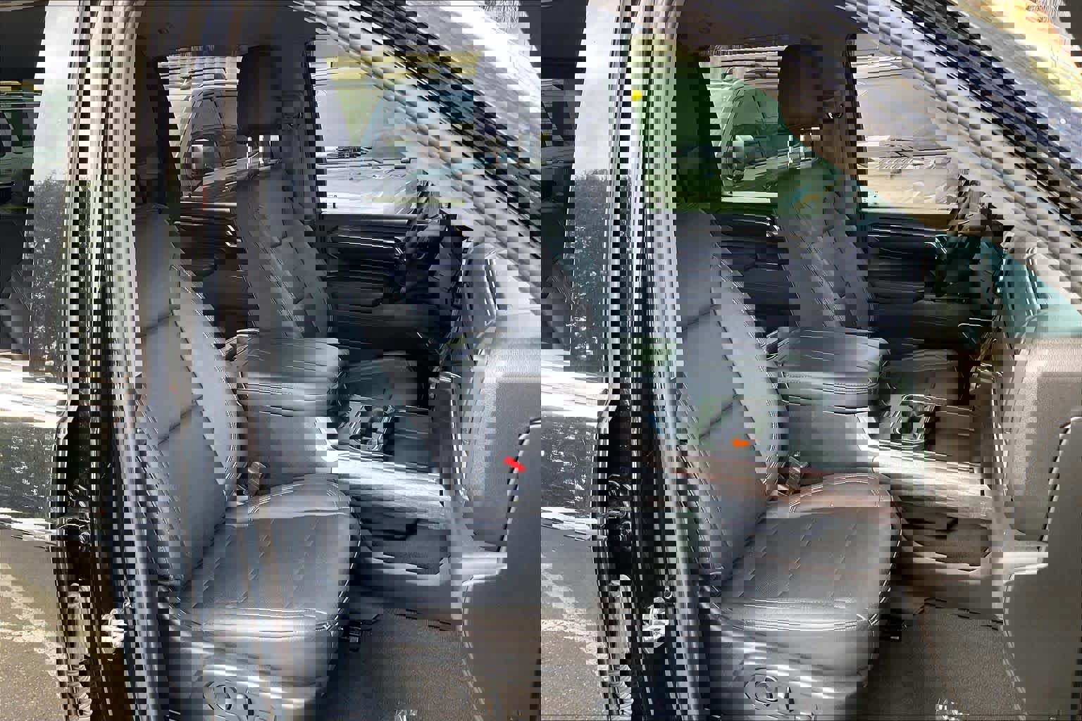 Used 2024 Chevrolet Silverado 3500 LTZ w/ LTZ Premium Package image 7