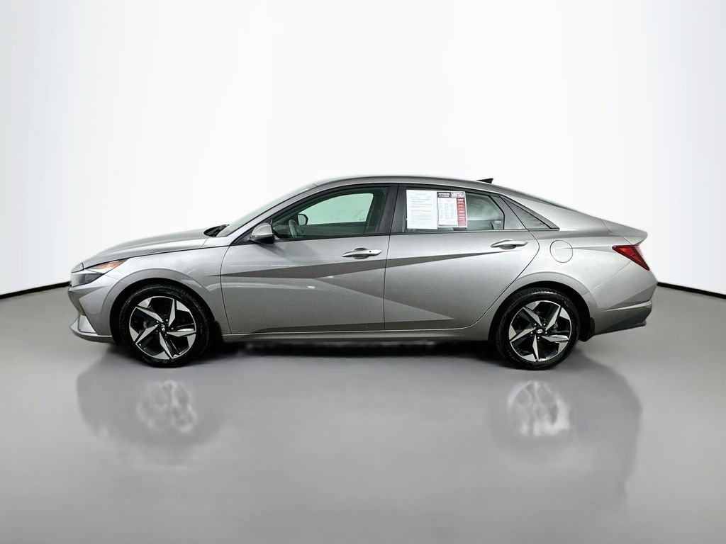 Used 2023 Hyundai Elantra SEL w/ Convenience Package FWD image 5