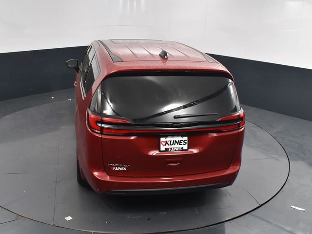 New 2026 Chrysler Pacifica Select FWD image 36