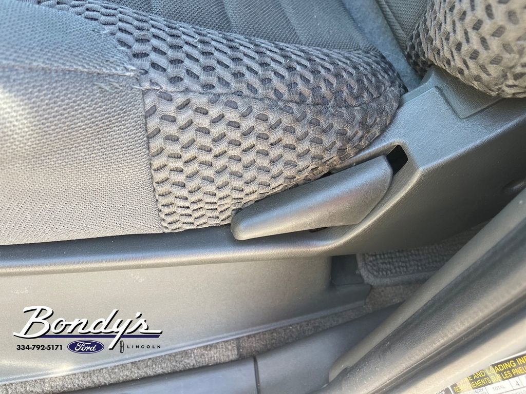 Used 2017 Nissan Frontier SV image 9