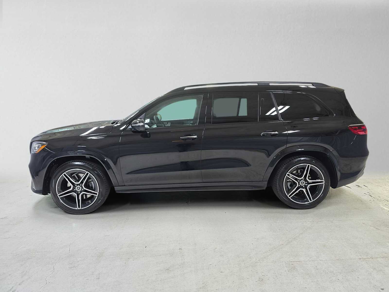 New 2026 Mercedes-Benz GLS 450 4MATIC image 6