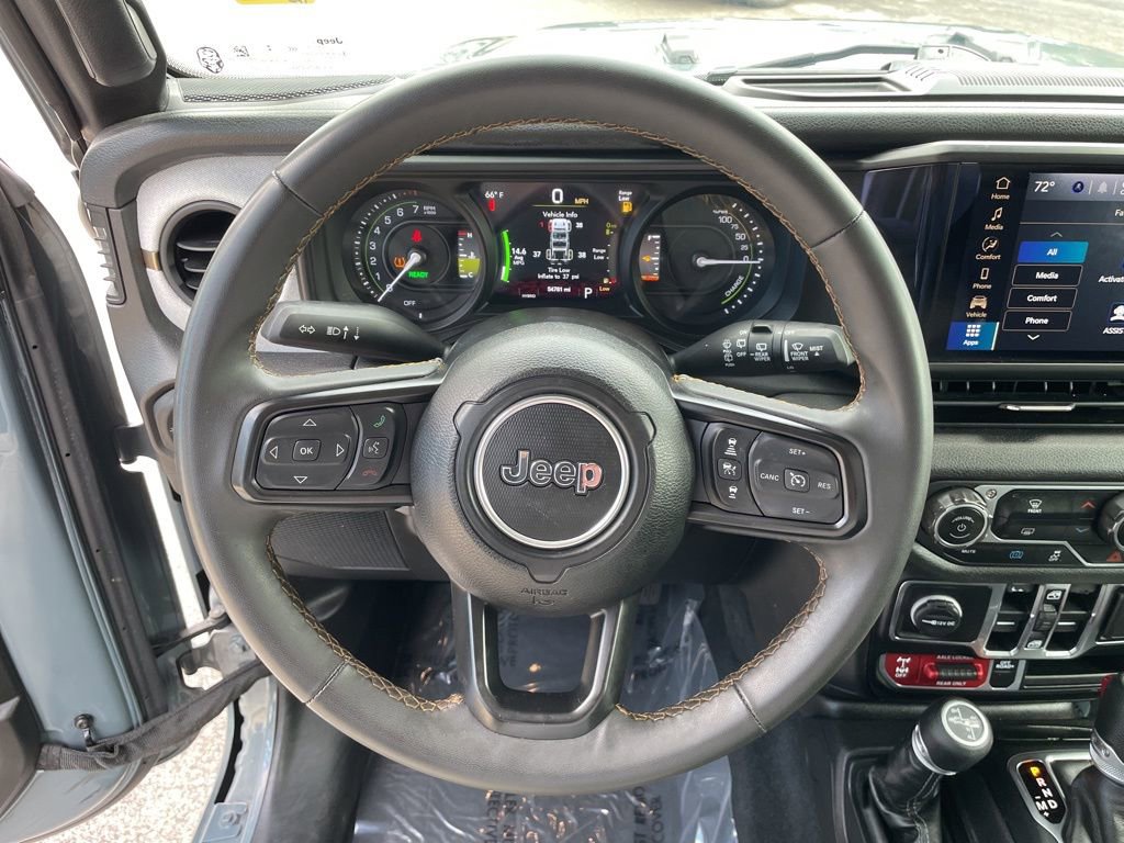 Used 2024 Jeep Wrangler Unlimited image 12