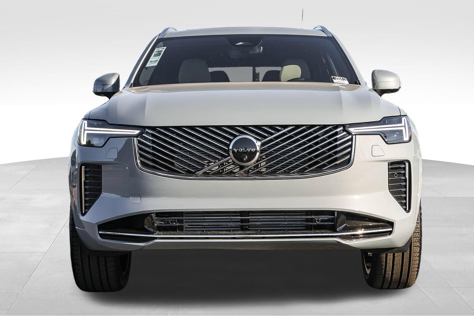 New 2026 Volvo XC90 T8 Plus w/ Protection Package AWD/4WD image 2