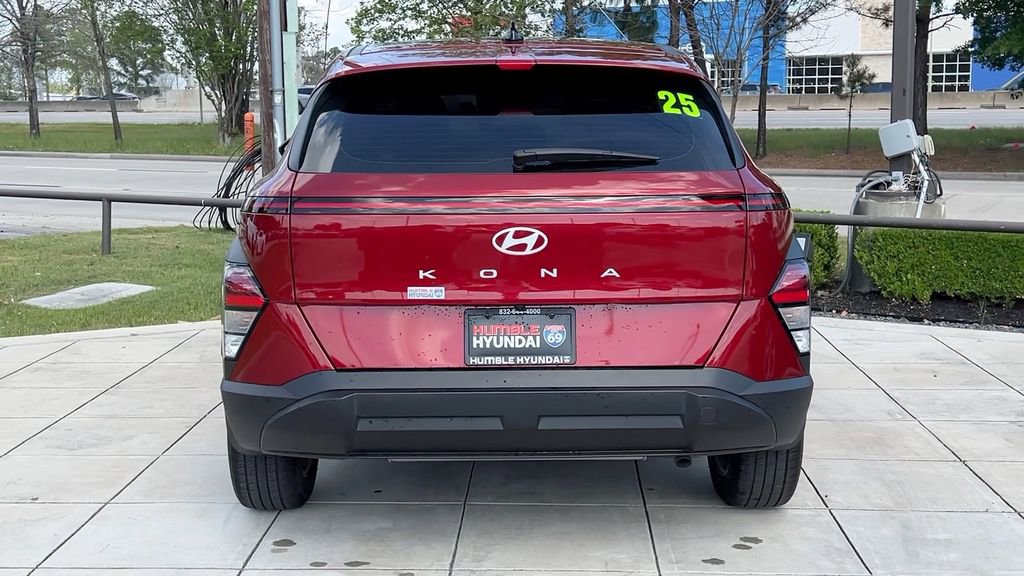 Certified 2025 Hyundai Kona SE image 18