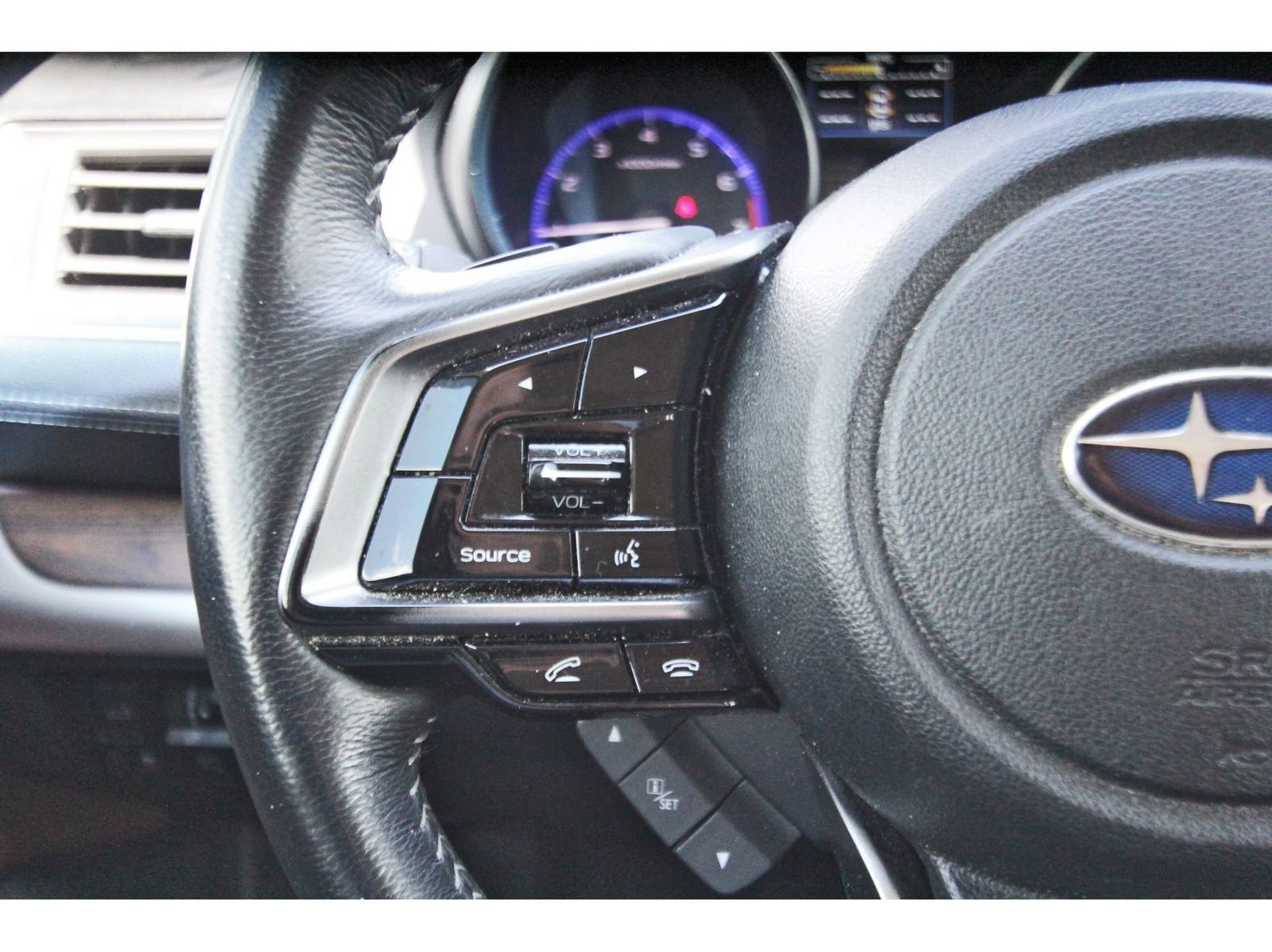 Used 2019 Subaru Outback 3.6R Touring AWD/4WD image 15