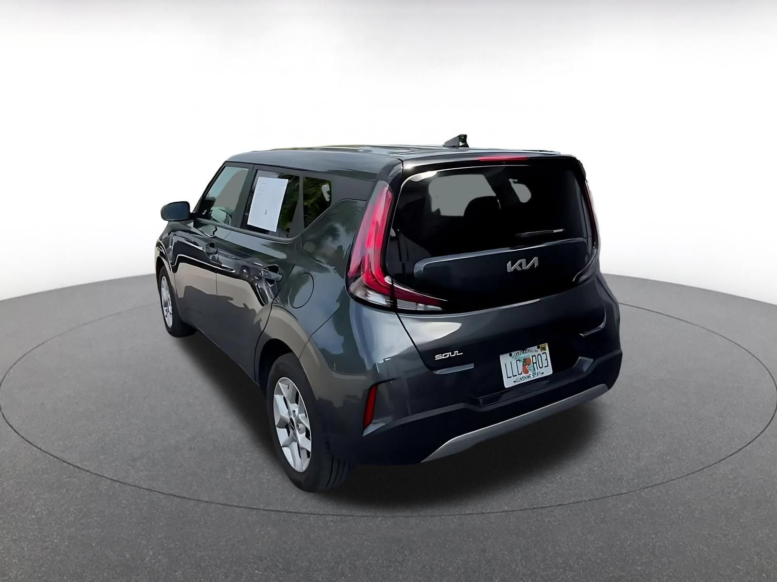 Used 2025 Kia Soul LX w/ LX Technology Package FWD image 10