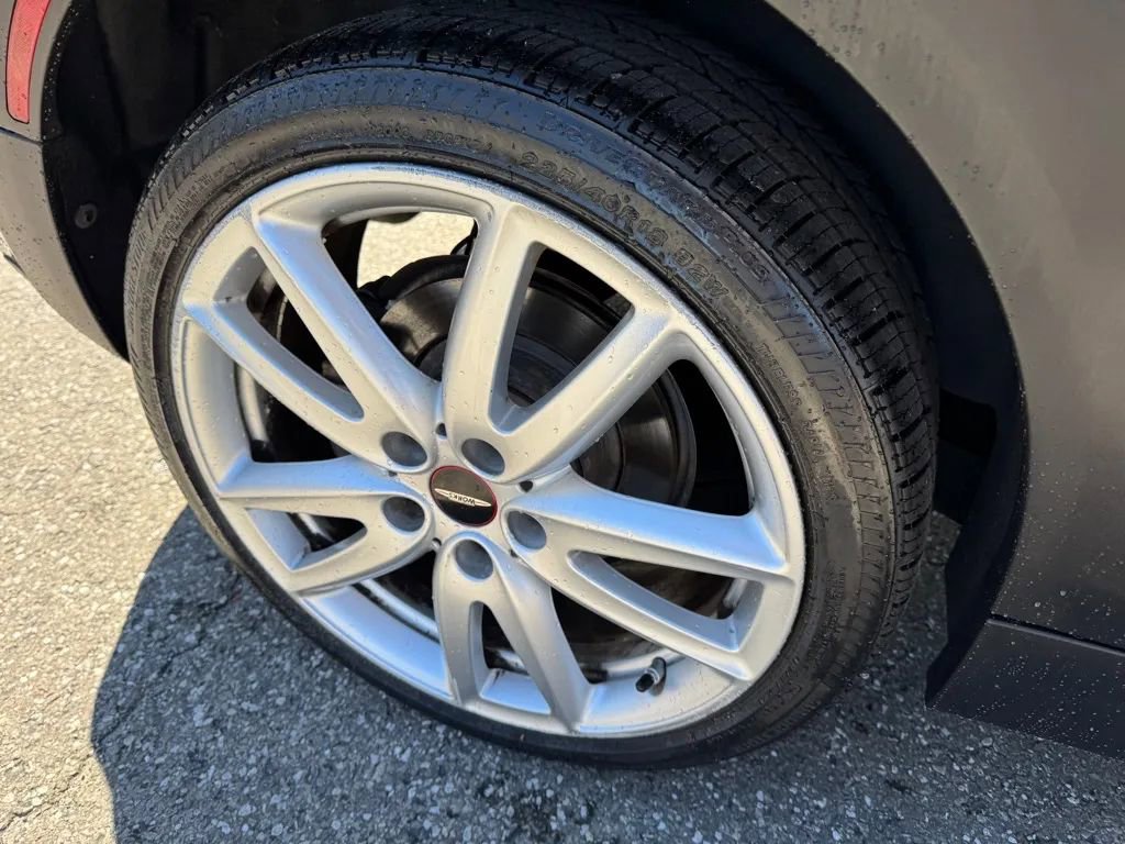 Used 2016 MINI Cooper Clubman image 14