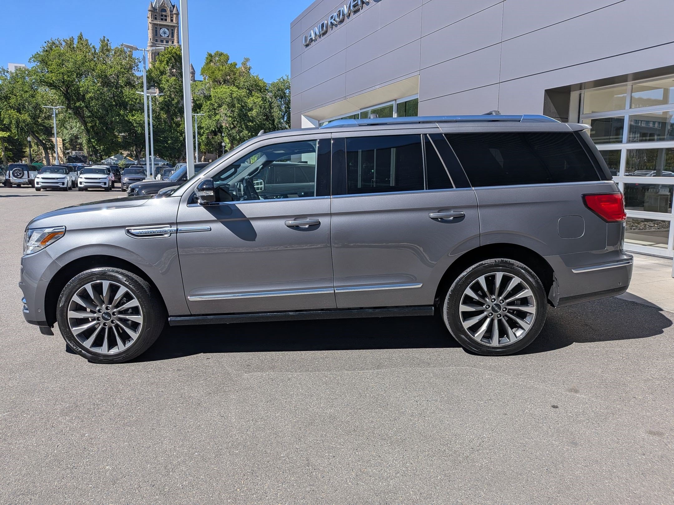Used 2021 Lincoln Navigator Reserve w/ Luxury Package AWD/4WD image 7