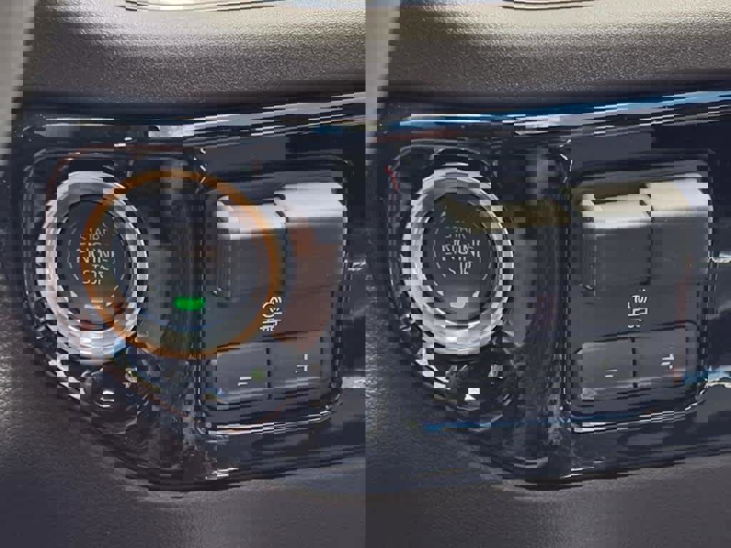 New 2025 GMC Sierra 2500 SLT w/ Texas SLT Premium Package image 8