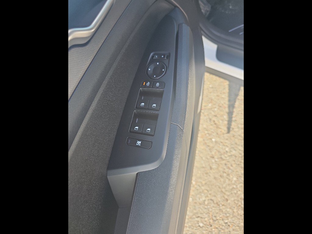 New 2026 Kia Sportage LX image 10