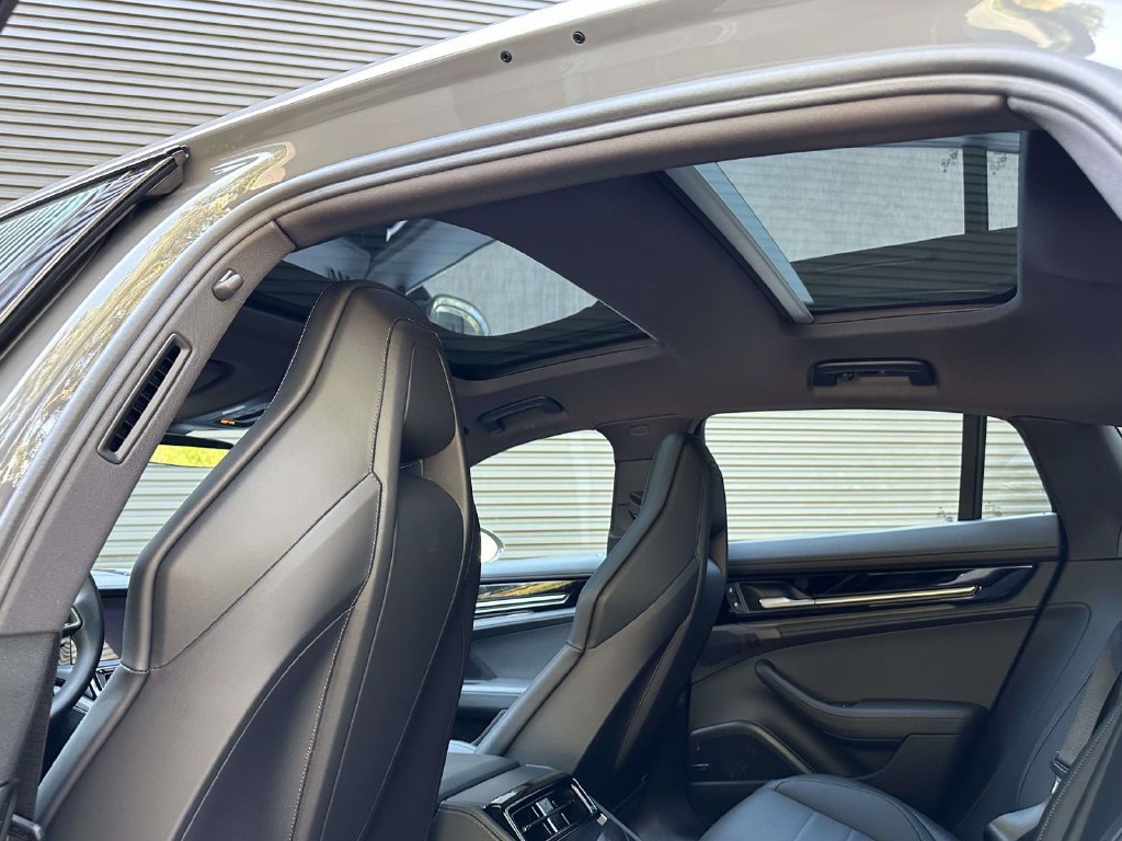New 2025 Porsche Panamera image 14
