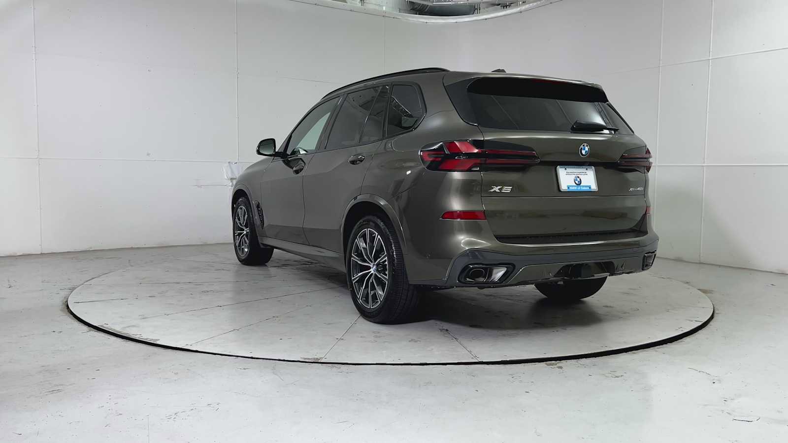 New 2026 BMW X5 xDrive40i w/ M Sport Package image 3
