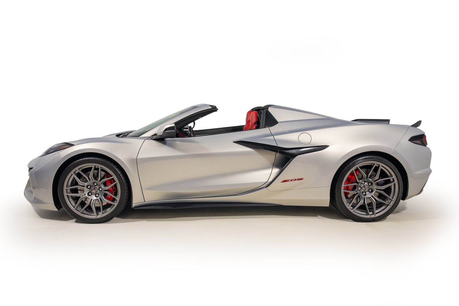 Used 2024 Chevrolet Corvette Z06 RWD image 3