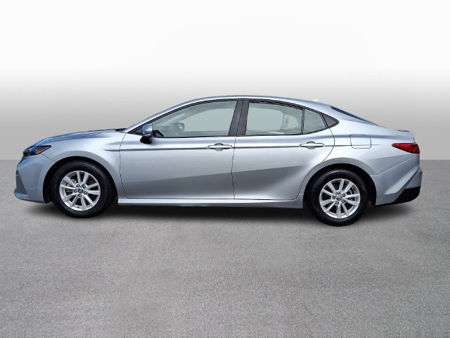 Used 2025 Toyota Camry LE FWD image 7