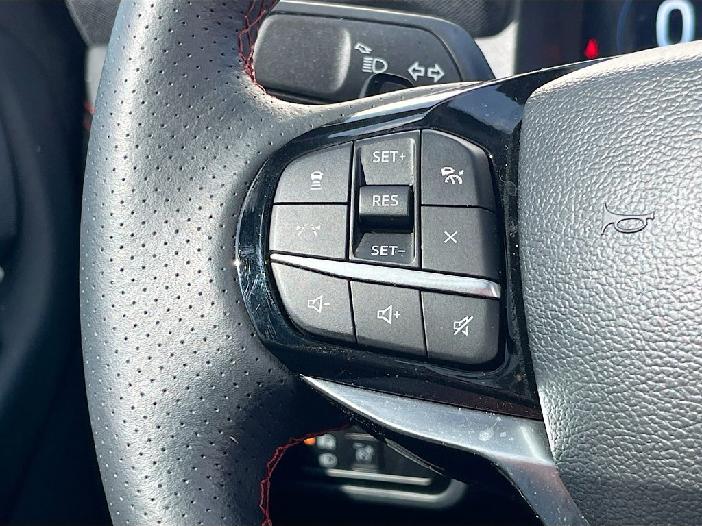 Used 2025 Ford Explorer ST AWD/4WD image 38