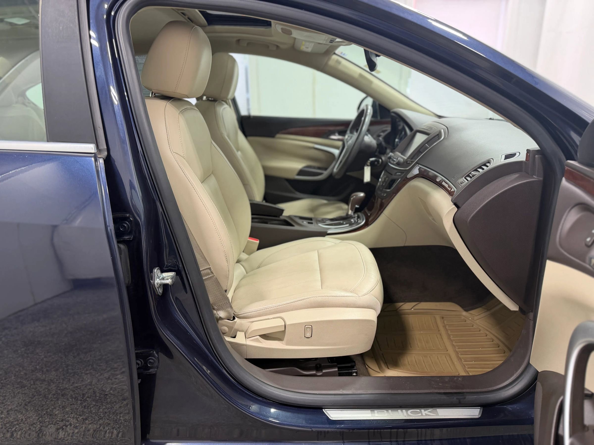 Used 2015 Buick Regal FWD image 26