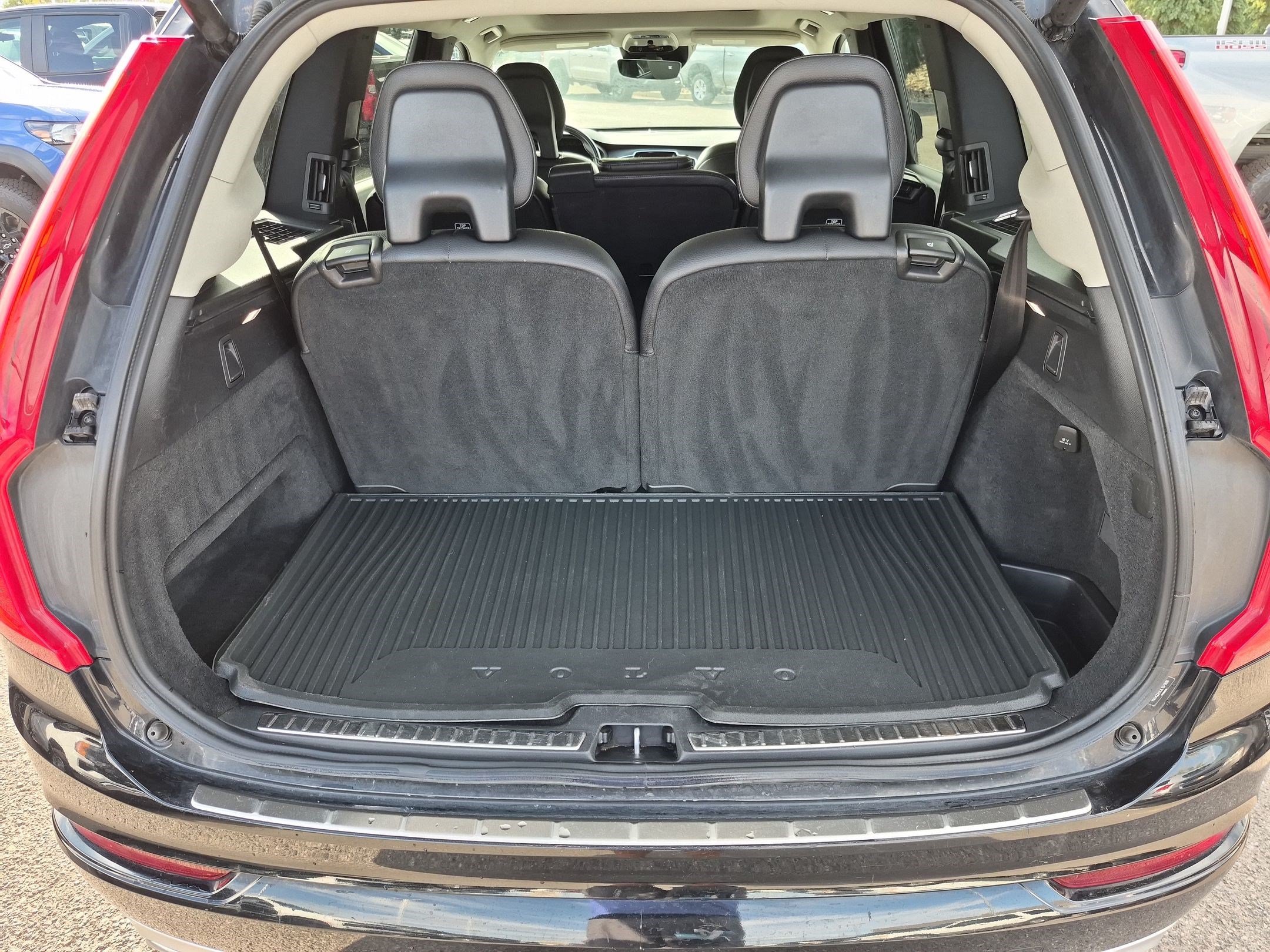 Used 2020 Volvo XC90 T6 Momentum w/ Protection Package Premier AWD/4WD image 30