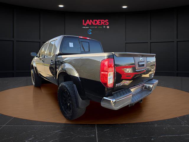 Used 2018 Nissan Frontier SV RWD image 2