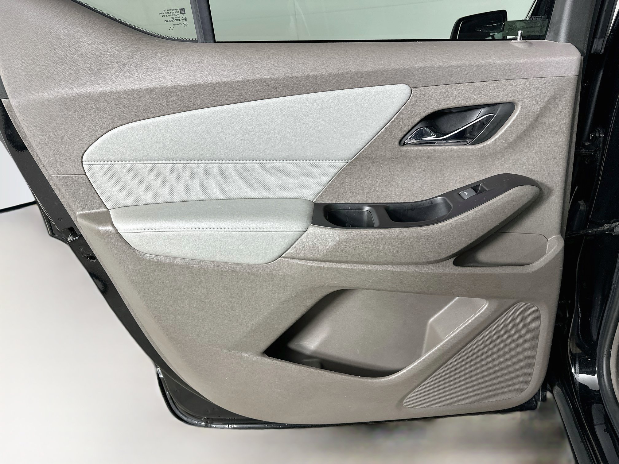 Used 2019 Chevrolet Traverse Premier w/ Driver Confidence II Package FWD image 27