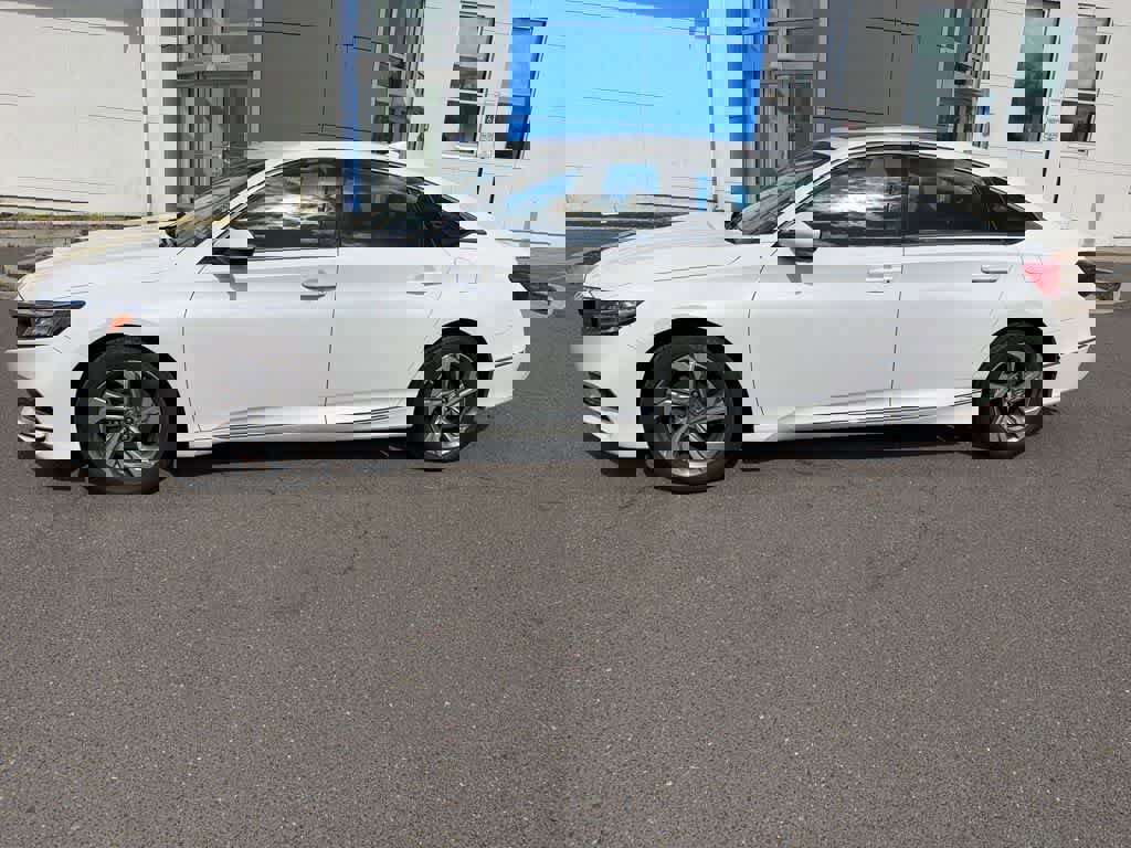 Used 2019 Honda Accord EX image 3