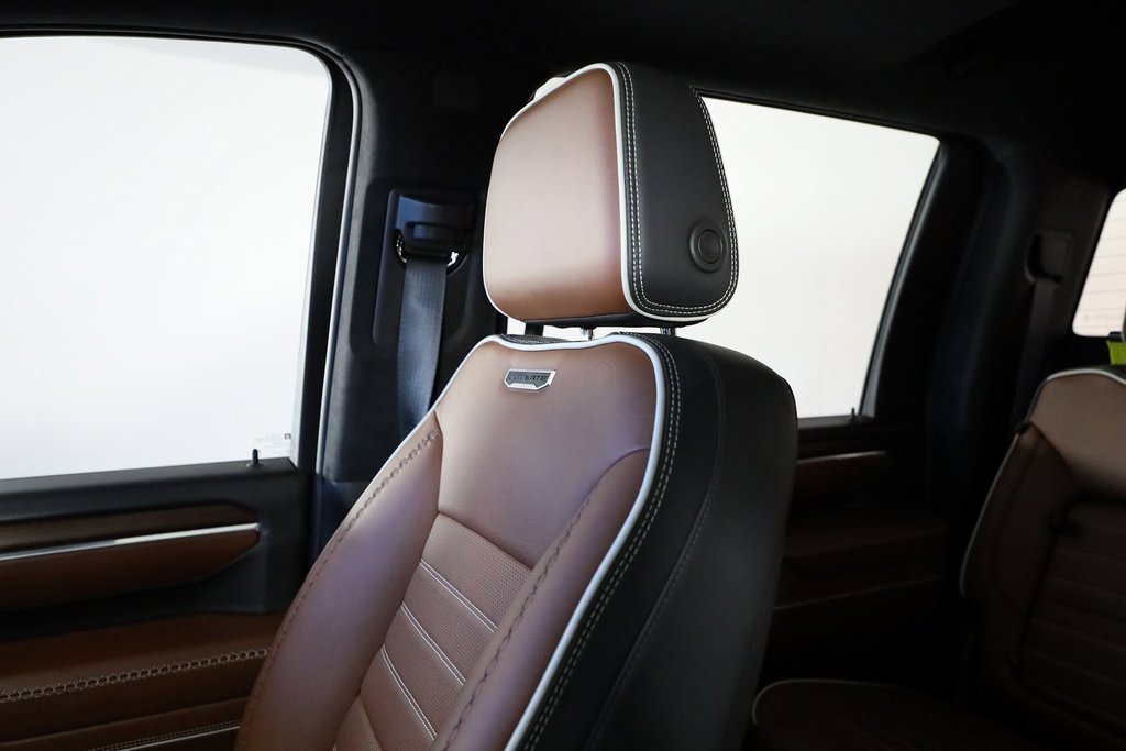 Used 2024 GMC Sierra 3500 Denali Ultimate image 43