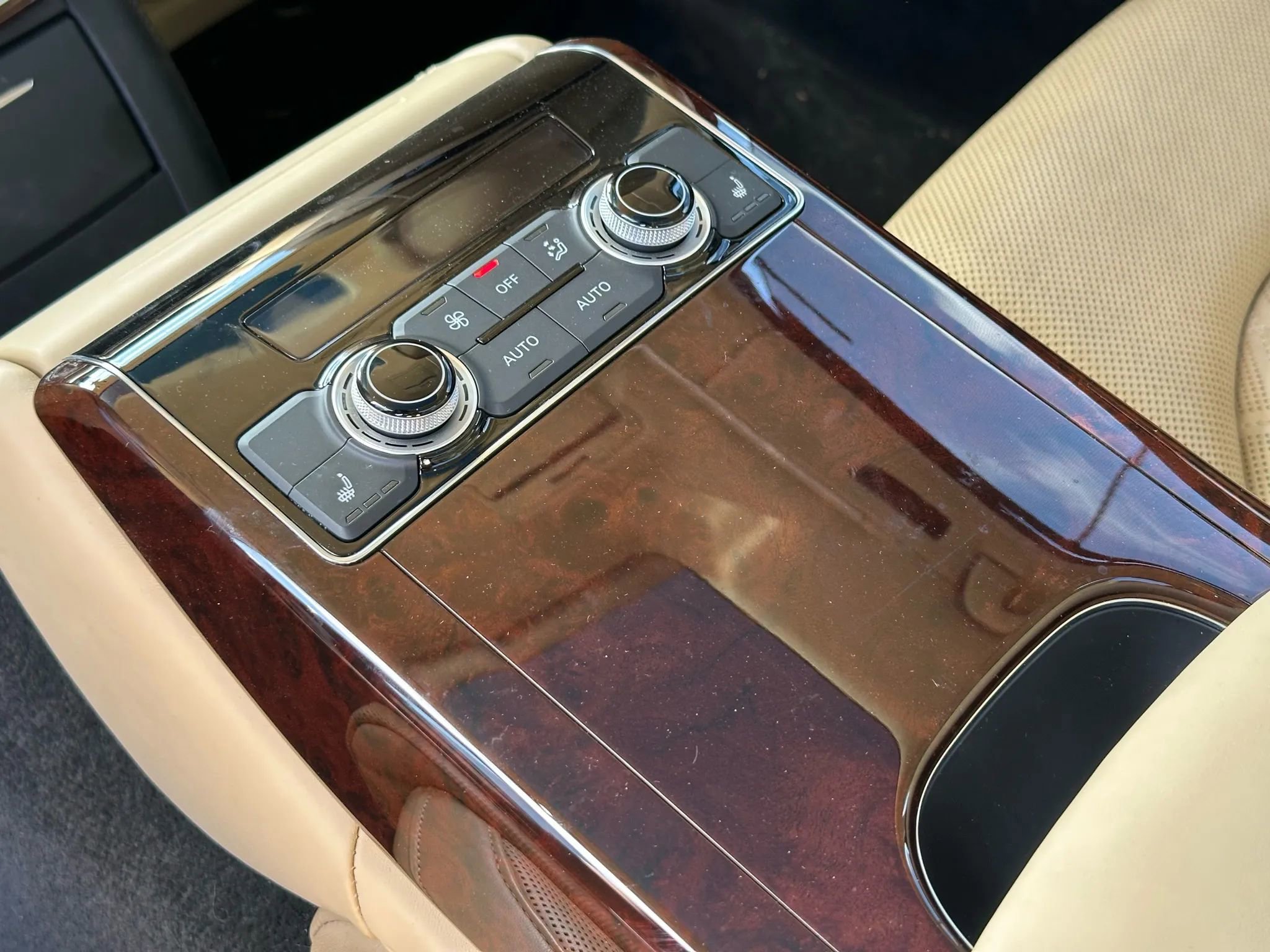 Used 2014 Audi A8 L 4.0T w/ Luxury Package image 36