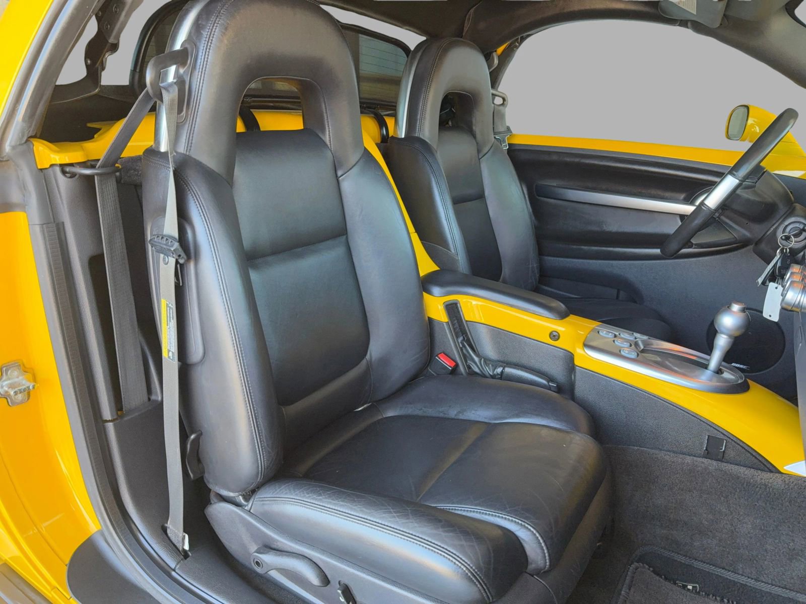 Used 2004 Chevrolet SSR w/ Preferred Equipment Group image 30