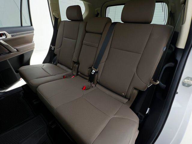 Certified 2020 Lexus GX 460 Premium w/ Premium Package AWD/4WD image 17