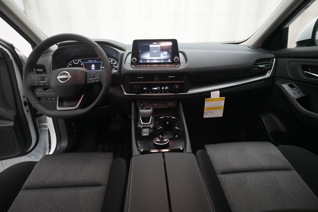 Used 2026 Nissan Rogue SV image 5