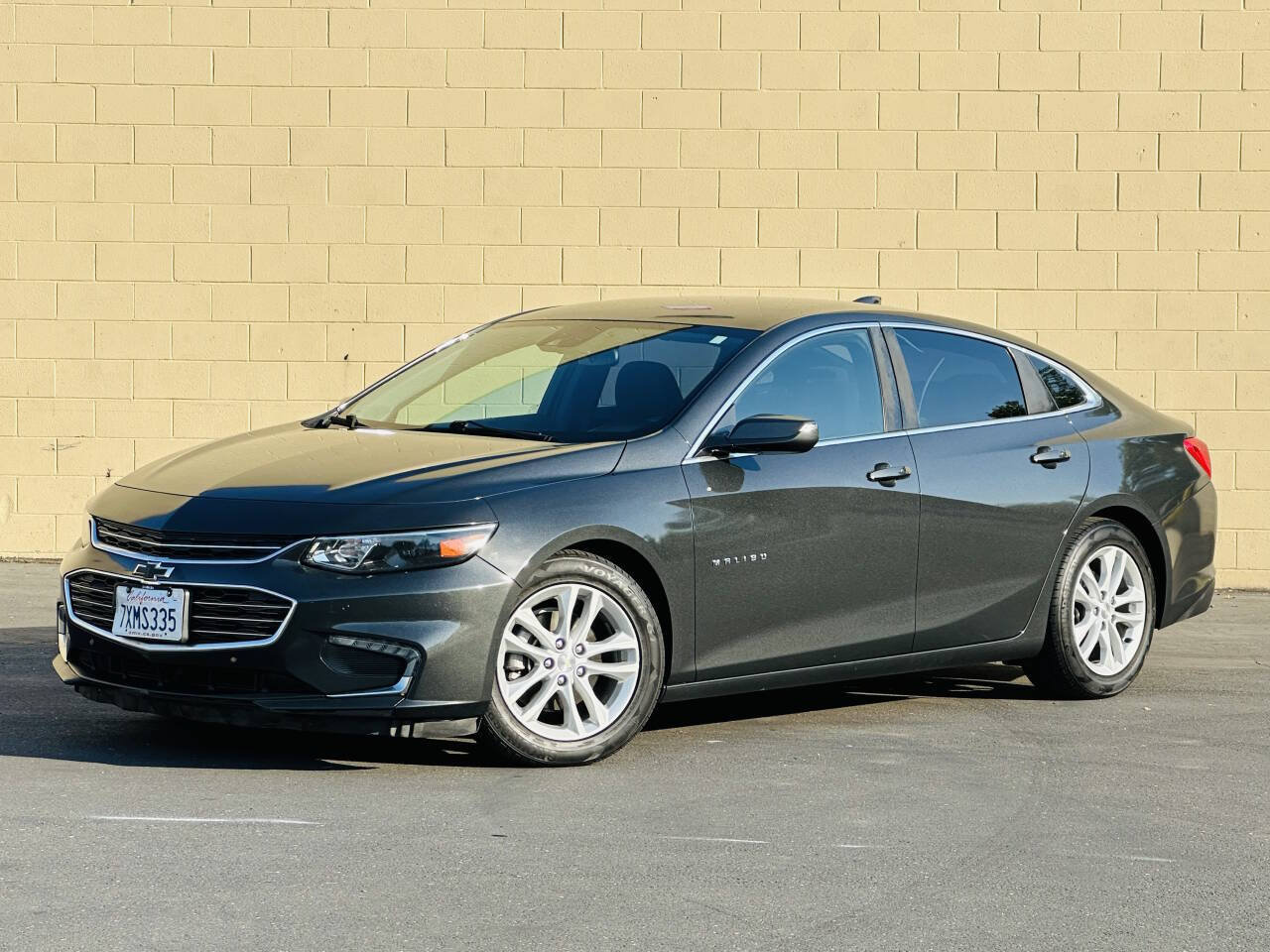 Used 2017 Chevrolet Malibu Hybrid w/ Driver Confidence Package FWD image 3