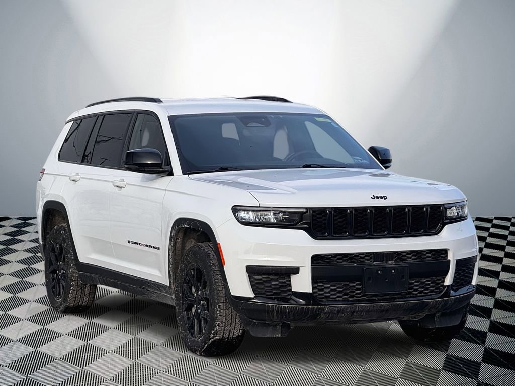 Used 2024 Jeep Grand Cherokee L Laredo image 4