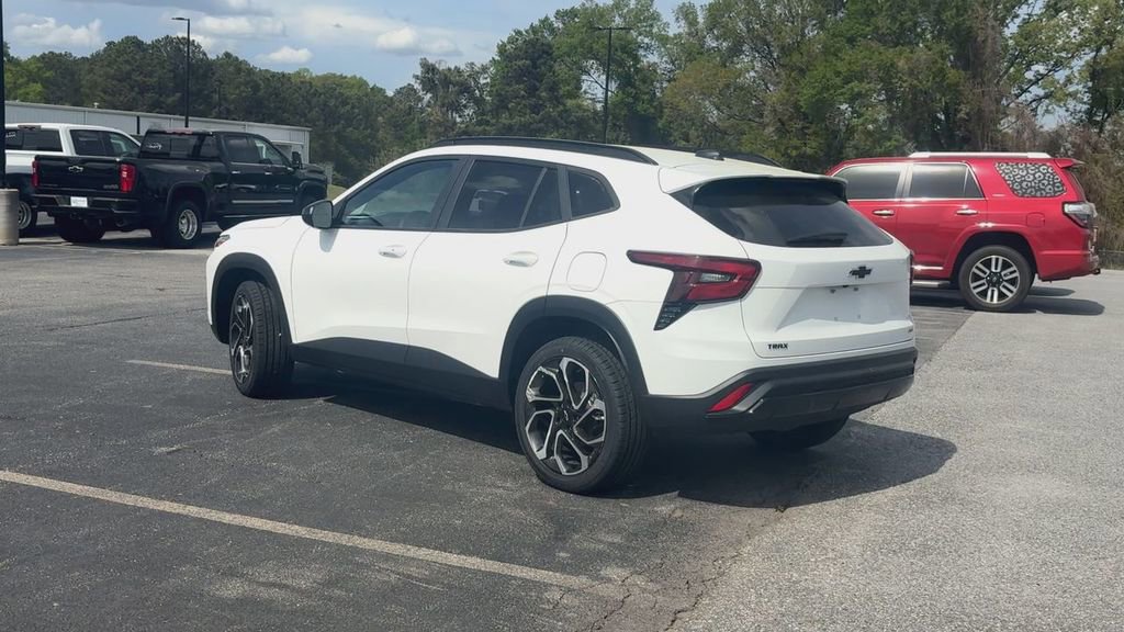 Certified 2024 Chevrolet Trax RS image 6