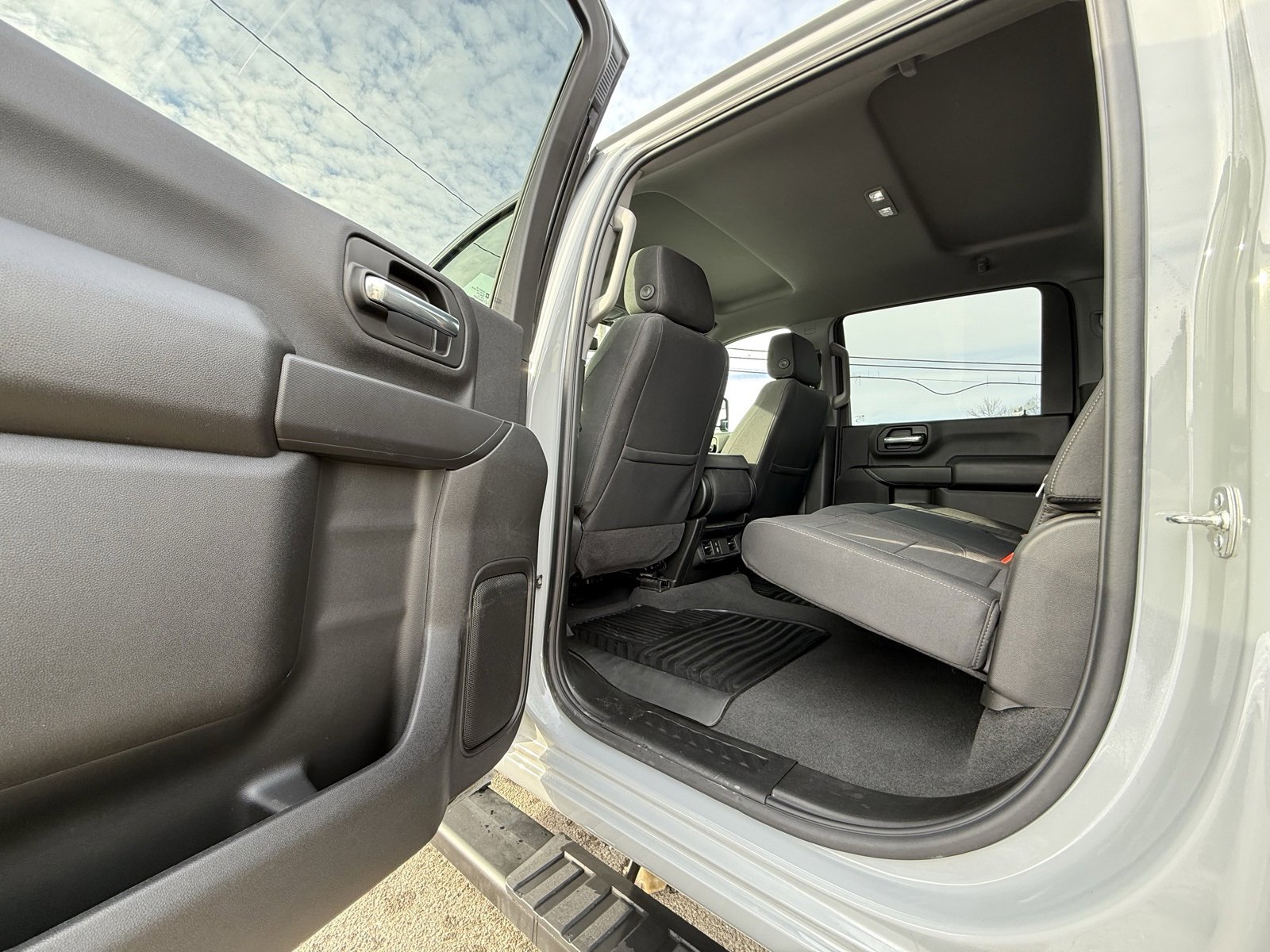 Used 2025 Chevrolet Silverado 2500 Custom w/ Custom Value Package image 25