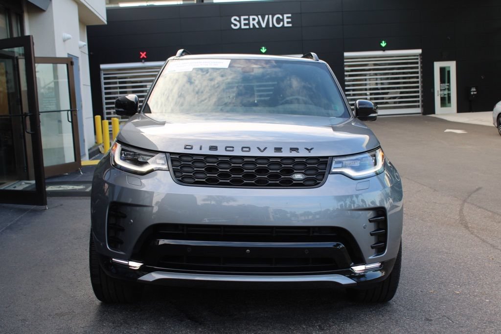 Certified 2025 Land Rover Discovery Dynamic SE AWD/4WD image 3
