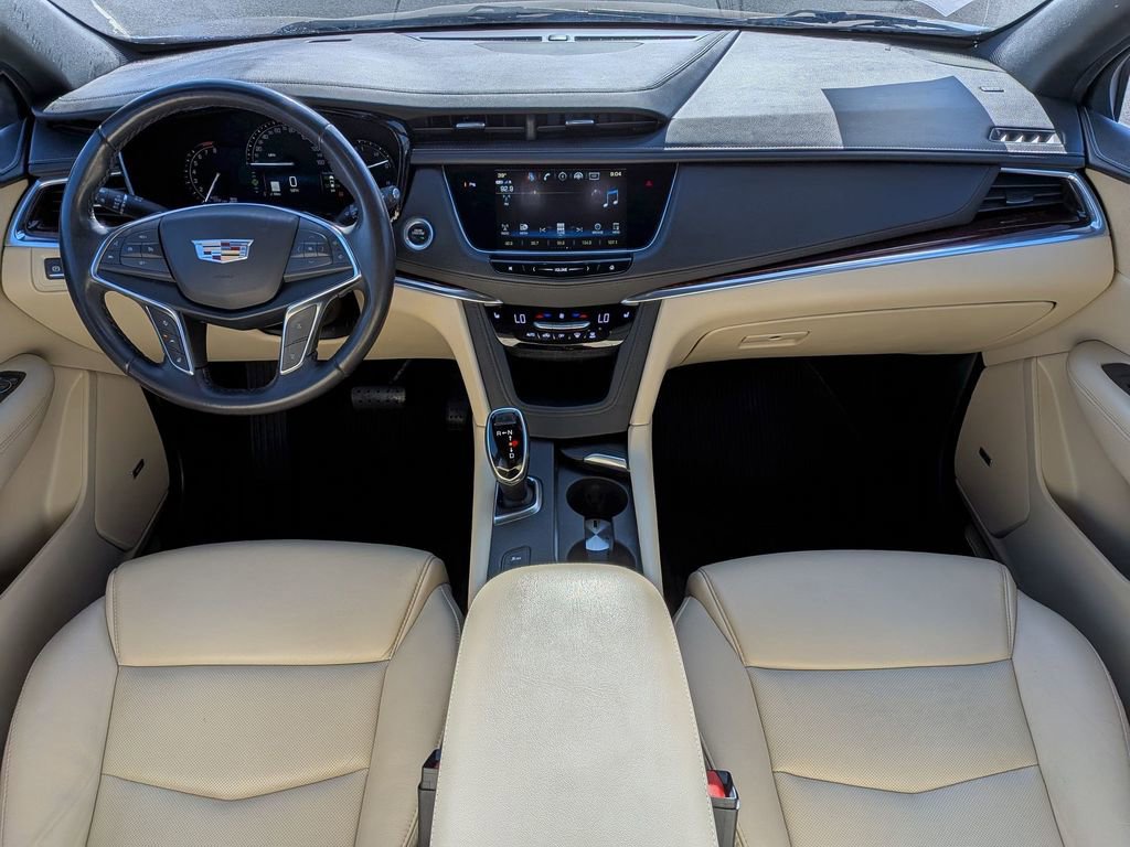 Used 2018 Cadillac XT5 Luxury w/ Driver Awareness Package AWD/4WD image 18