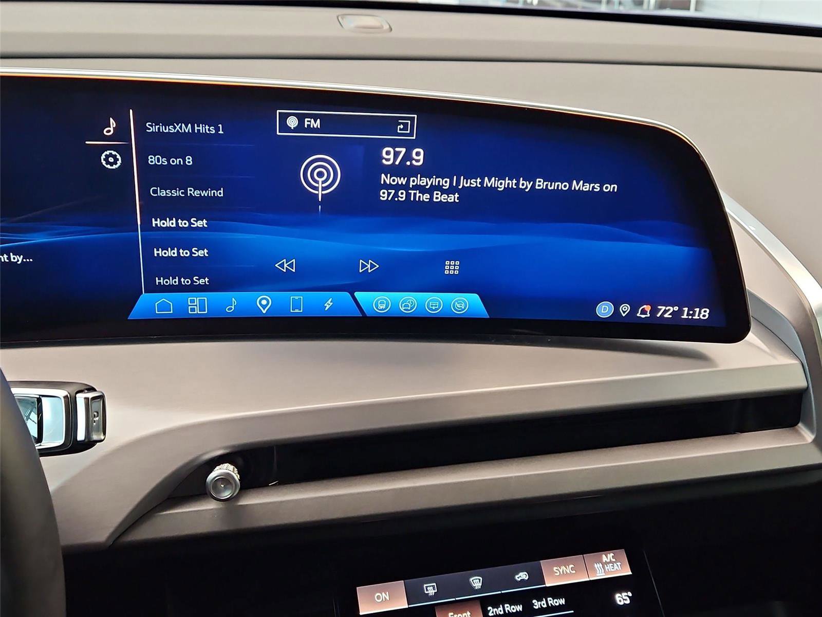 New 2026 Cadillac Vistiq Sport w/ LPO, Floor Liner Package AWD/4WD image 16